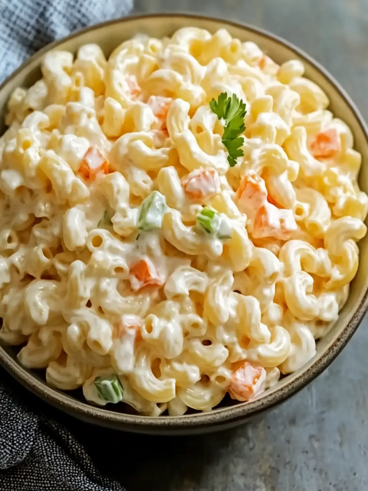 Dolly Parton’s Macaroni Salad: Your New Favorite Southern Delight 4 Dolly Parton’s Macaroni Salad: A Creamy Southern Delight