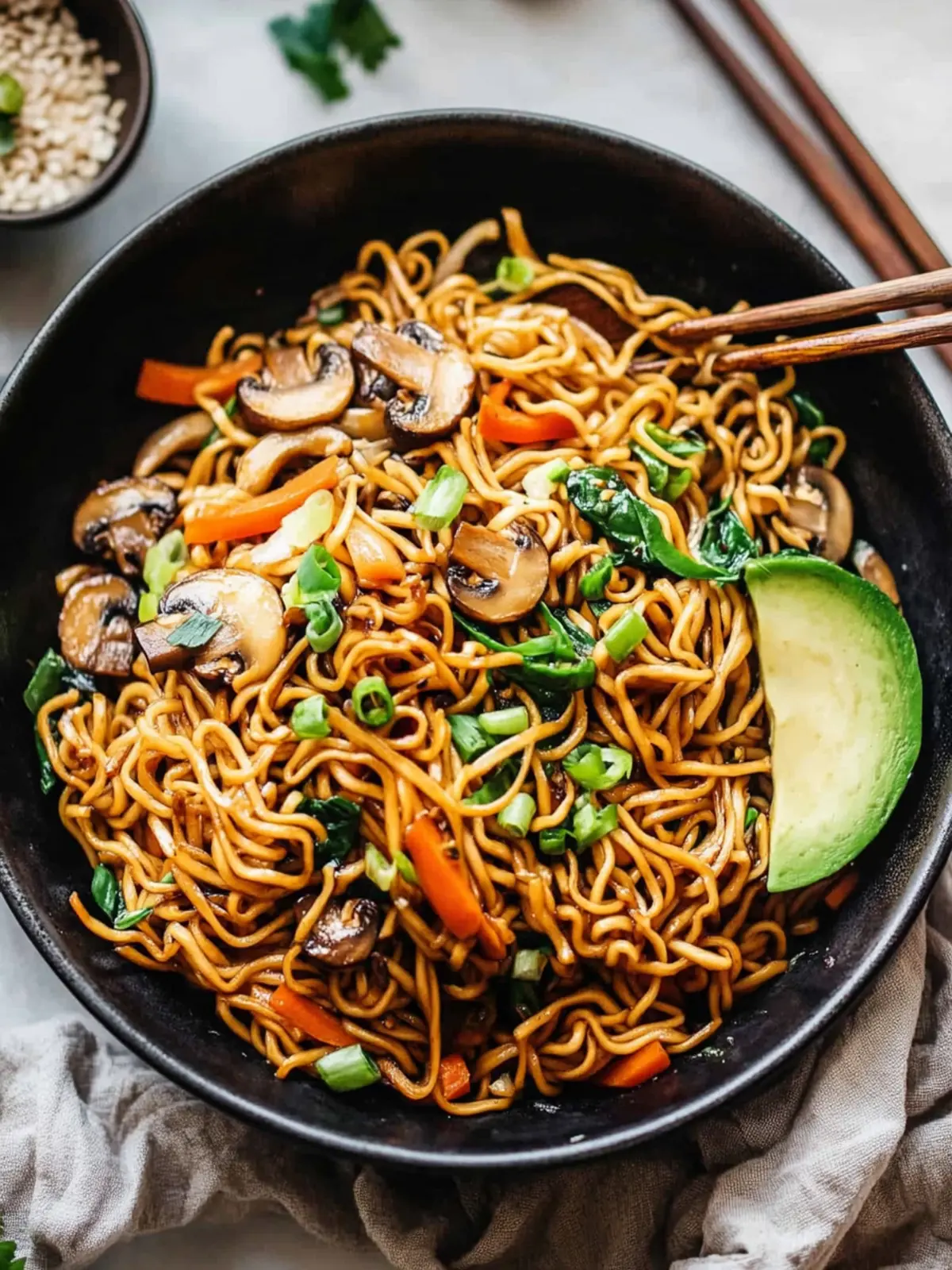 Easy Vegan Mushroom Chow Mein: Quick, Flavorful Dinner Delight 2 Easy Vegan Mushroom Chow Mein