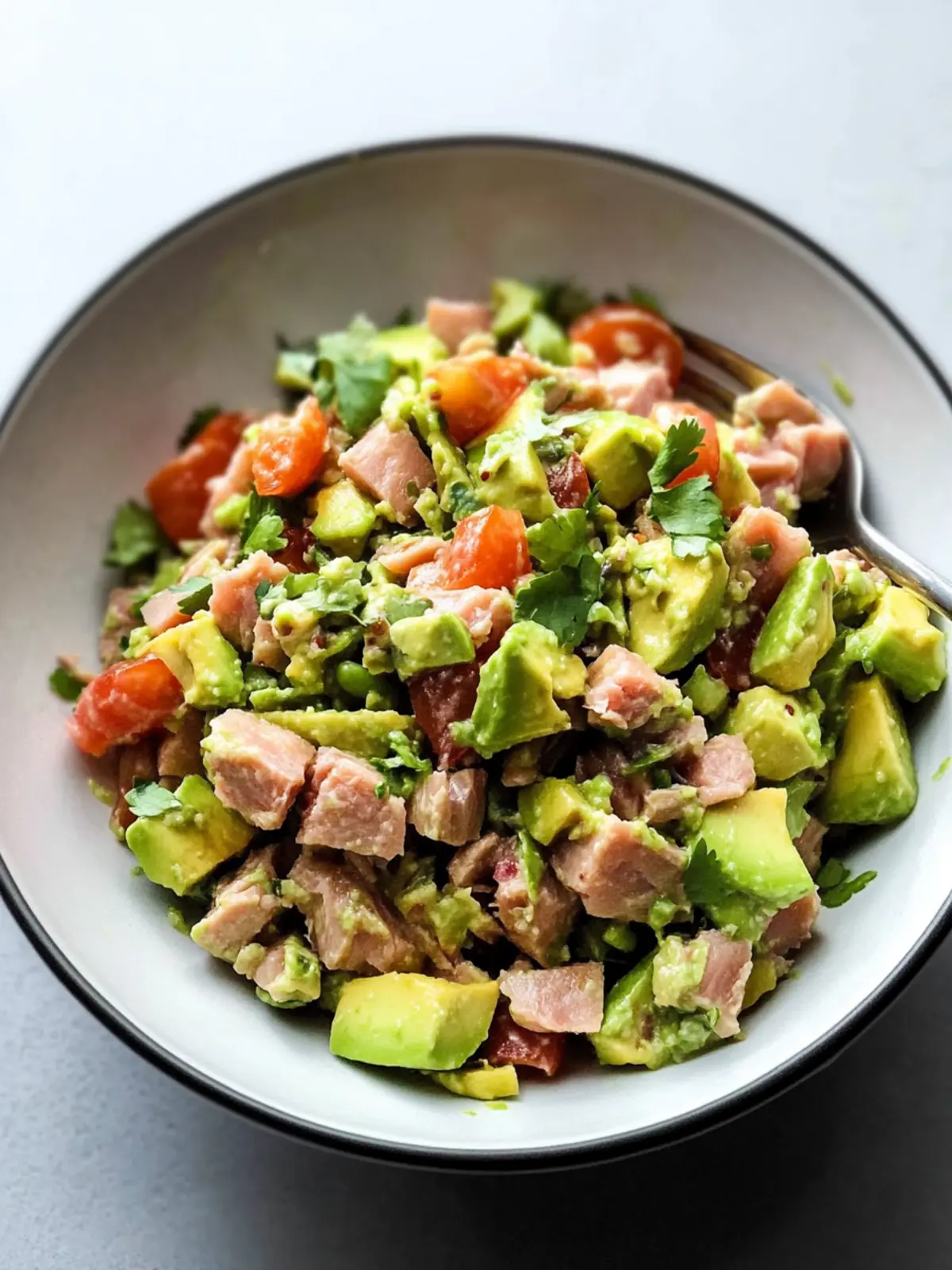 Avocado Tuna Salad: Quick, Creamy Delight for Healthy Eating 2 Avocado Tuna Salad
